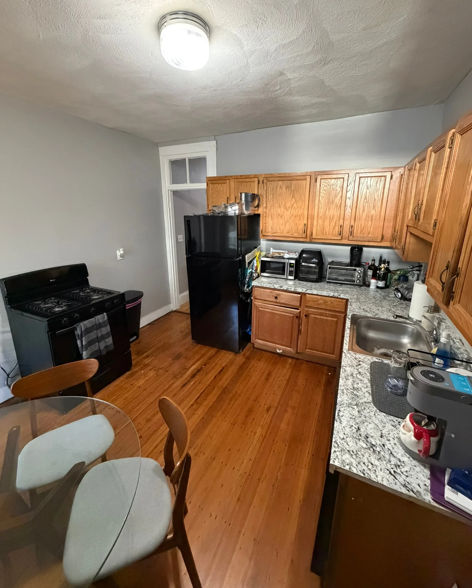 3 bed, 1 bath apartment for rent at 121 Hillside St Unit 2, Mission Hill — photo 2 of 11