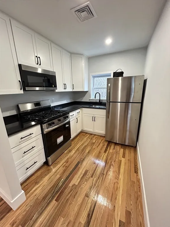 2 bed, 1 bath apartment for rent at 121 Horton St Unit 2, Fall River — photo 1 of 7