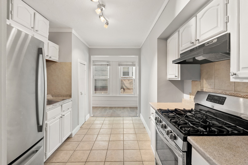 2 bed, 1 bath apartment for rent at 121 Johnson St Unit 1L, Lynn — photo 24 of 24