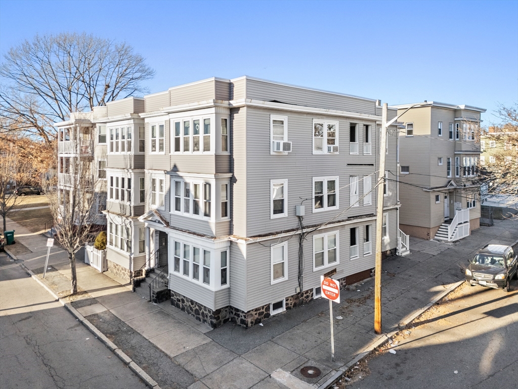 2 bed, 1 bath apartment for rent at 121 Johnson St Unit 1L, Lynn — photo 4 of 24
