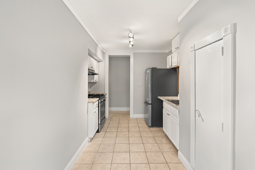 2 bed, 1 bath apartment for rent at 121 Johnson St Unit 1L, Lynn — photo 23 of 24