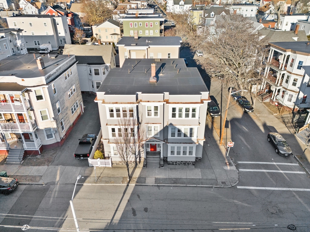 2 bed, 1 bath apartment for rent at 121 Johnson St Unit 1L, Lynn — photo 2 of 24