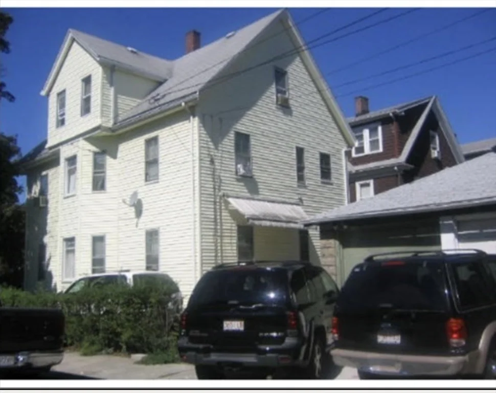 3 bed, 1 bath apartment for rent at 121 Main St Unit 1, Malden — photo 5 of 5