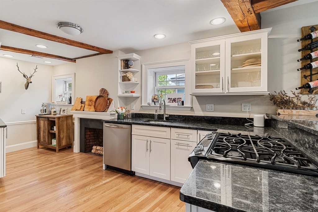 2 bed, 2 bath apartment for rent at 121 Main St Unit 3, Charlestown — photo 4 of 10