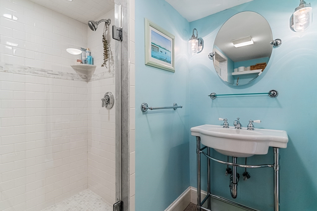 2 bed, 2 bath apartment for rent at 121 Main St Unit 3, Charlestown — photo 9 of 10
