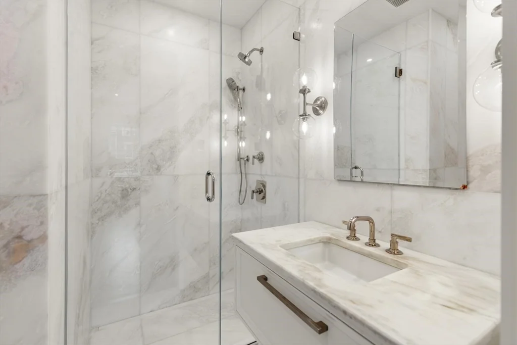 3 bed, 2 bath apartment for rent at 121 Newbury St Unit PH, Back Bay — photo 21 of 25