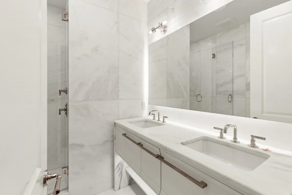3 bed, 2 bath apartment for rent at 121 Newbury St Unit PH, Back Bay — photo 16 of 25