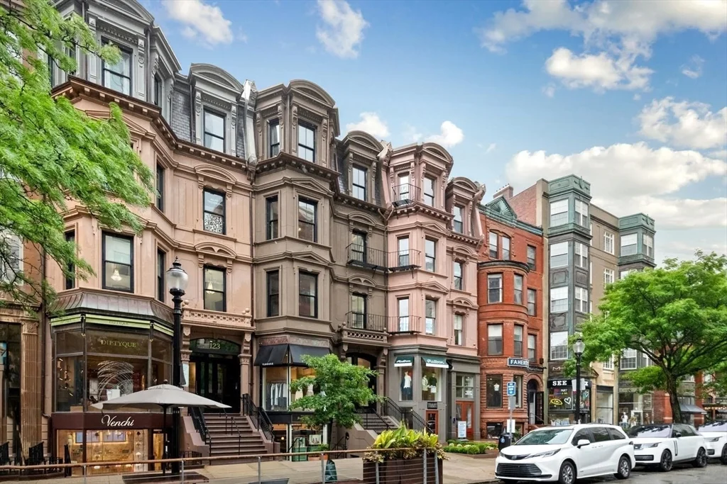 3 bed, 2 bath apartment for rent at 121 Newbury St Unit PH, Back Bay — photo 23 of 25
