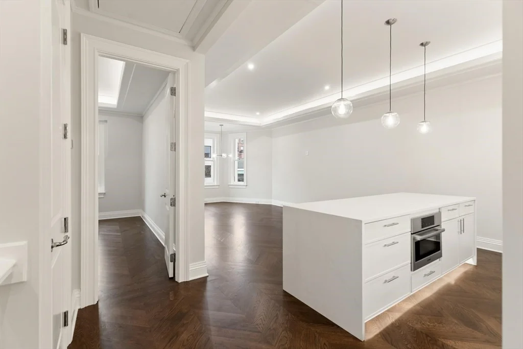 3 bed, 2 bath apartment for rent at 121 Newbury St Unit PH, Back Bay — photo 4 of 25