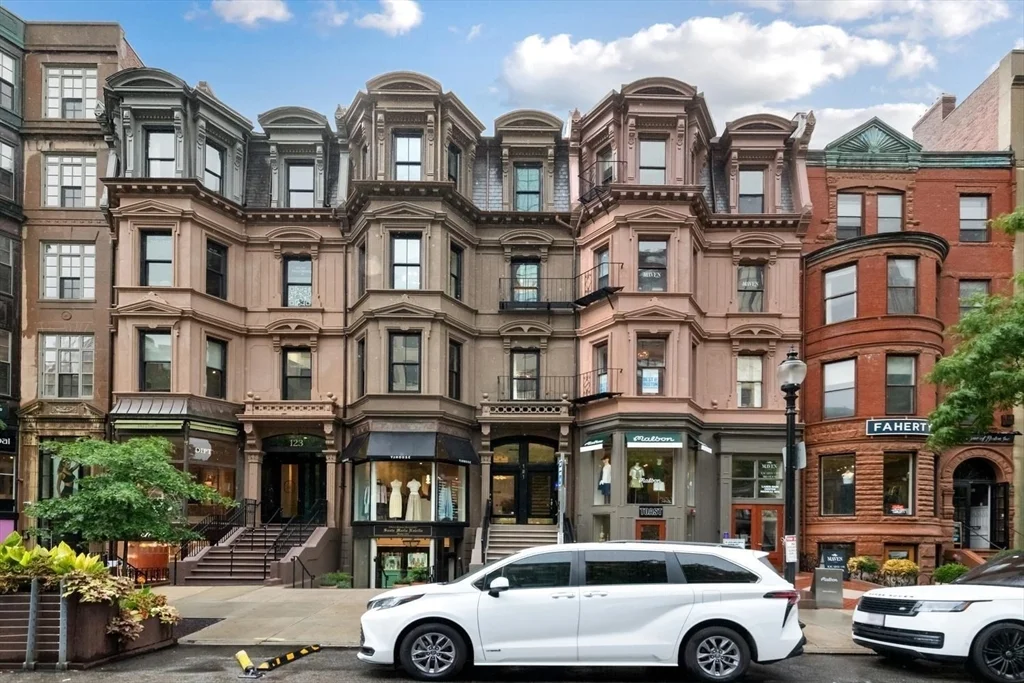 3 bed, 2 bath apartment for rent at 121 Newbury St Unit PH, Back Bay — photo 24 of 25