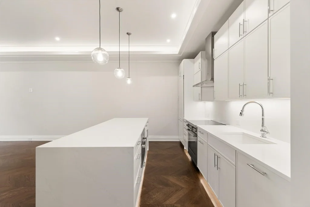 3 bed, 2 bath apartment for rent at 121 Newbury St Unit PH, Back Bay — photo 5 of 25