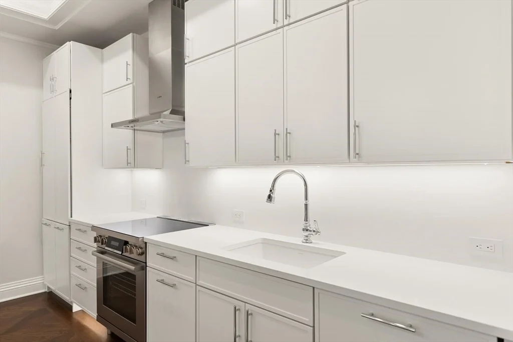 3 bed, 2 bath apartment for rent at 121 Newbury St Unit PH, Back Bay — photo 7 of 25