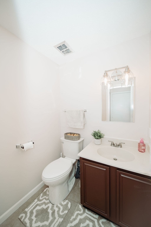 3 bed, 1 bath apartment for rent at 121 Otis St Unit B, Westfield — photo 10 of 15