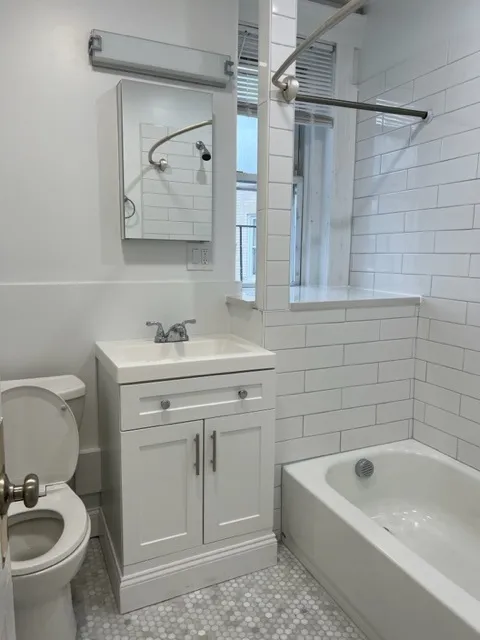 2 bed, 1 bath apartment for rent at 121 Park Dr Unit 1, Fenway — photo 5 of 7