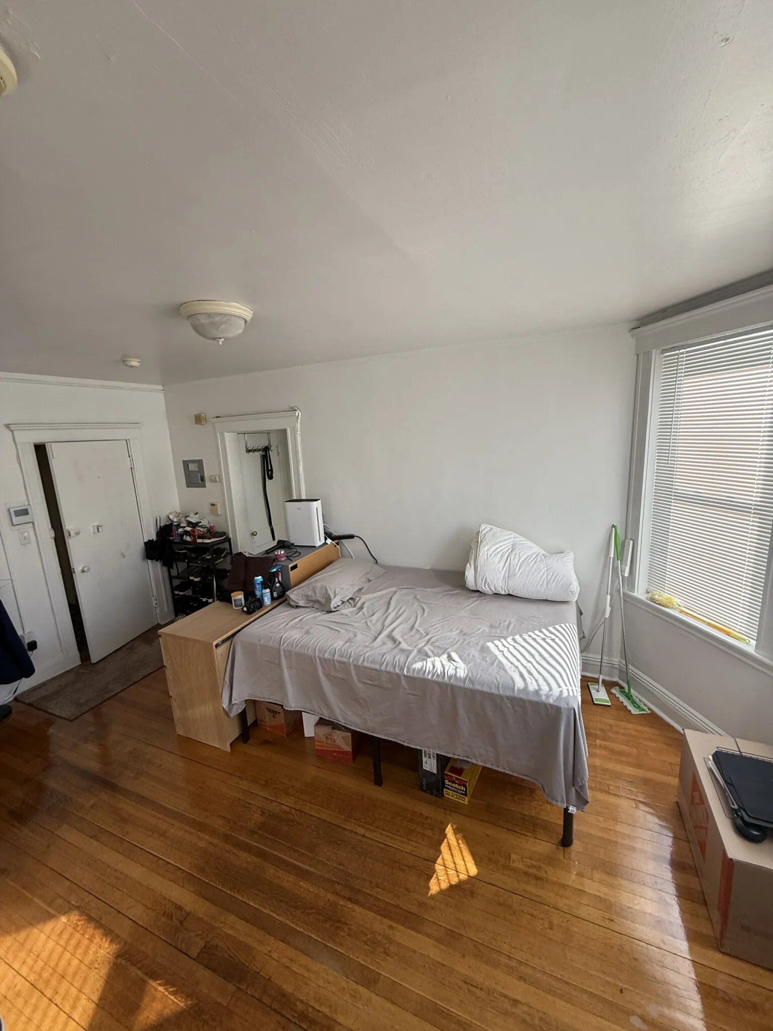 Studio bed, 1 bath apartment for rent at 121 Park Dr Unit 40, Fenway — photo 2 of 11