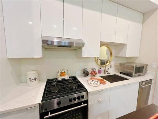 1 bed, 1 bath apartment for rent at 121 Portland St Unit 406, Bulfinch Crossing — photo 4 of 20