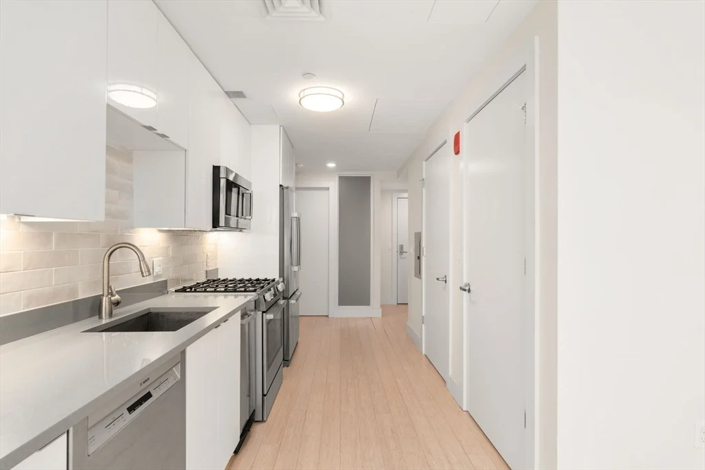2 bed, 2 bath apartment for rent at 121 Portland St Unit 708, West End — photo 25 of 36
