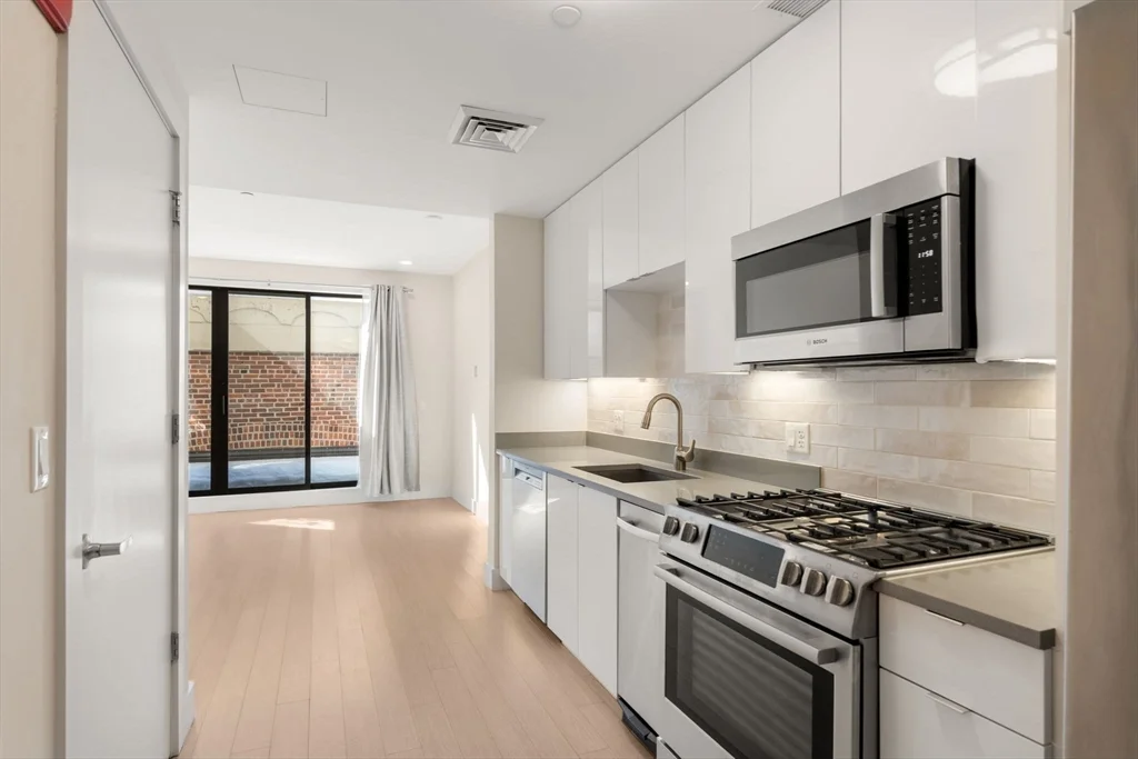2 bed, 2 bath apartment for rent at 121 Portland St Unit 708, West End — photo 2 of 36
