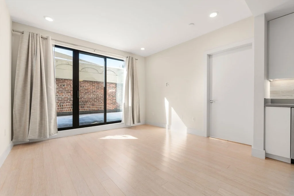 2 bed, 2 bath apartment for rent at 121 Portland St Unit 708, West End — photo 21 of 36