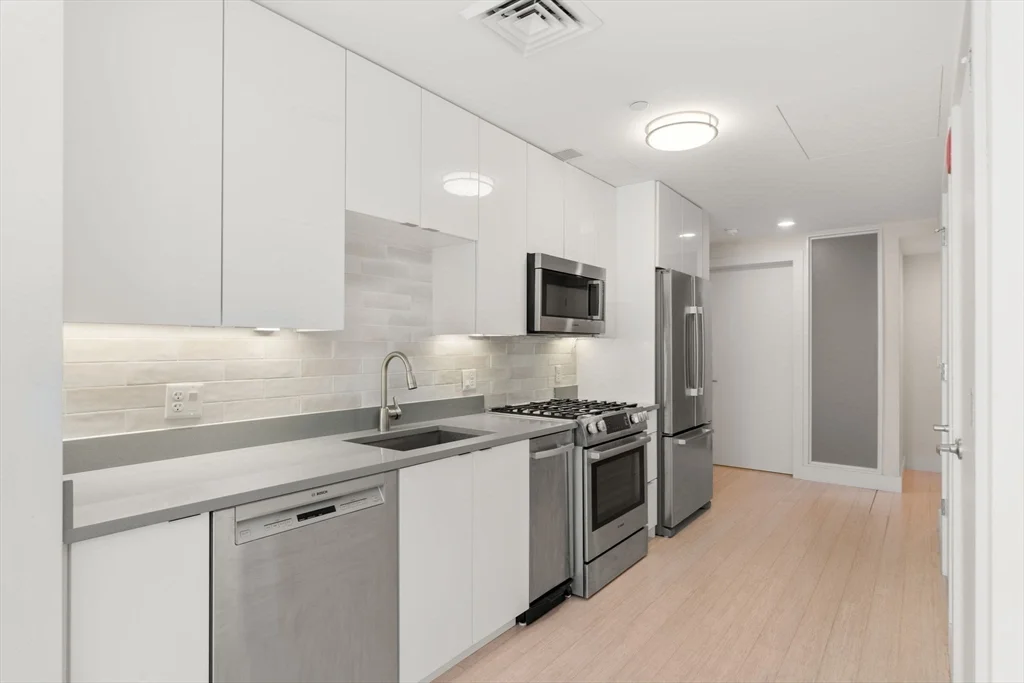 2 bed, 2 bath apartment for rent at 121 Portland St Unit 708, West End — photo 11 of 36