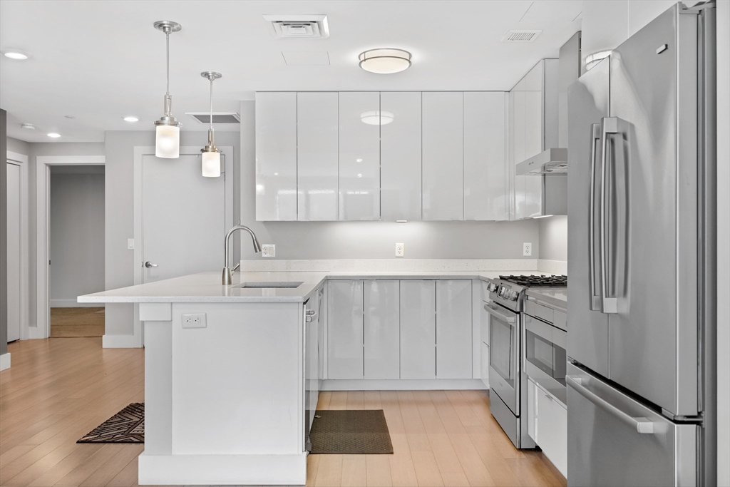 2 bed, 2 bath apartment for rent at 121 Portland St Unit 801, West End — photo 8 of 24