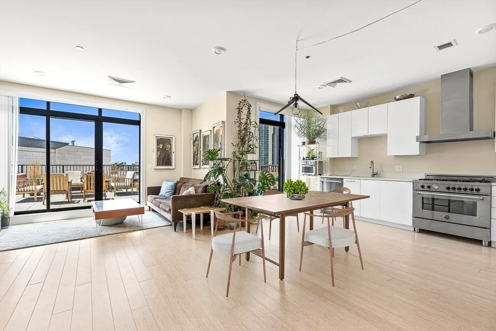 1 bed, 1 bath apartment for rent at 121 Portland St Unit PH3, North End — photo 5 of 23