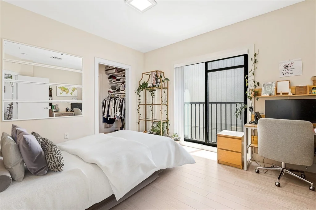 1 bed, 1 bath apartment for rent at 121 Portland St Unit PH3, North End — photo 11 of 23