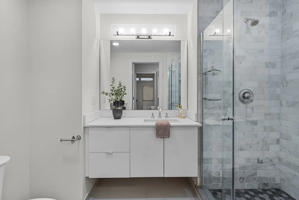 2 bed, 2 bath apartment for rent at 121 Portland Unit 601, West End — photo 14 of 18