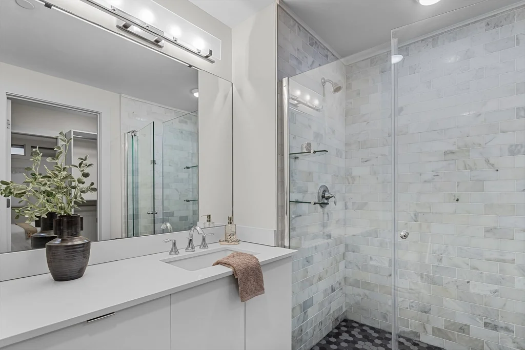 2 bed, 2 bath apartment for rent at 121 Portland Unit 601, West End — photo 15 of 18