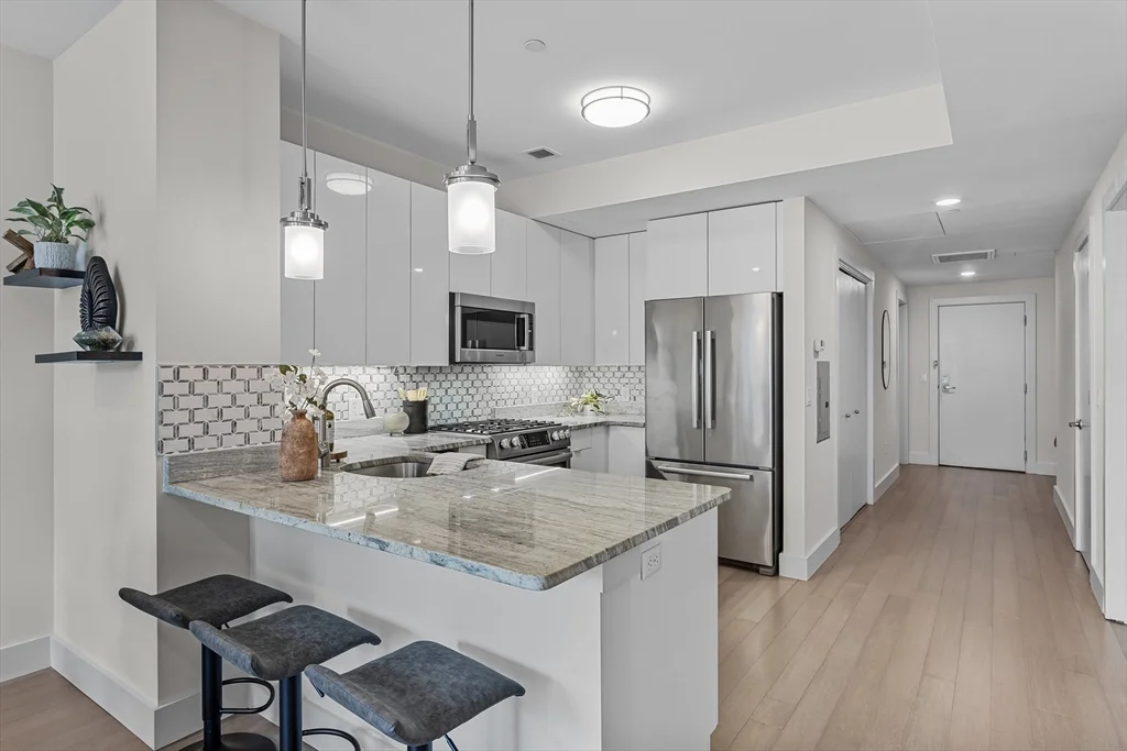 2 bed, 2 bath apartment for rent at 121 Portland Unit 601, West End — photo 3 of 18