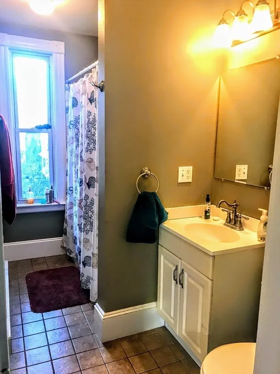 3 bed, 2 bath apartment for rent at 121 Richdale Ave Unit 2, Neighborhood Nine — photo 5 of 8