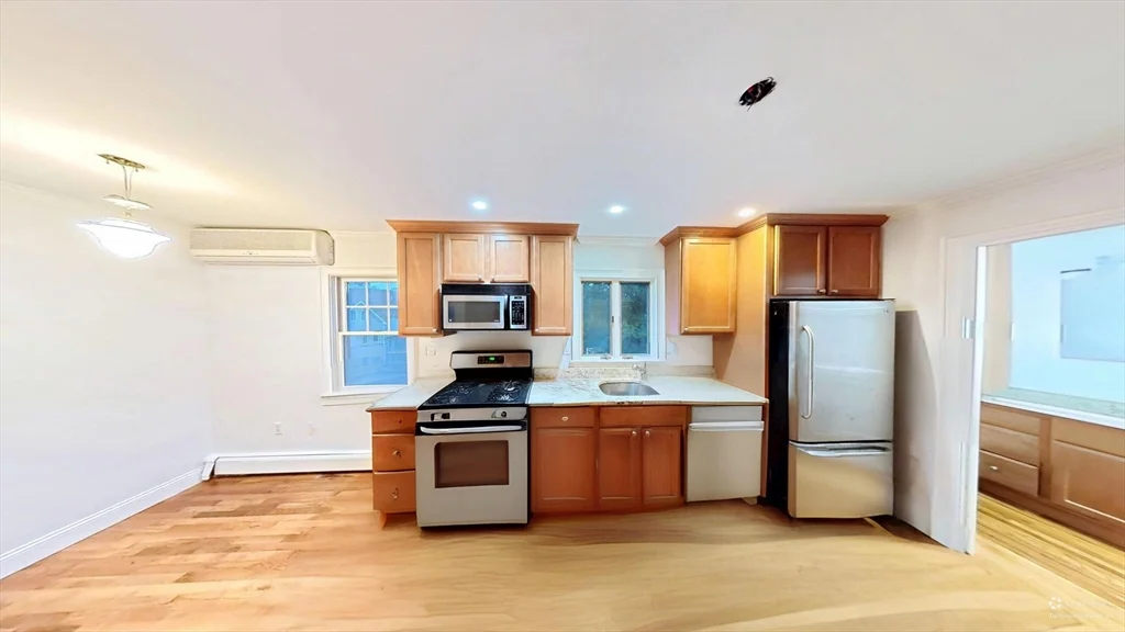 3 bed, 1 bath apartment for rent at 121 Sciarappa St Unit 3, East Cambridge — photo 6 of 11
