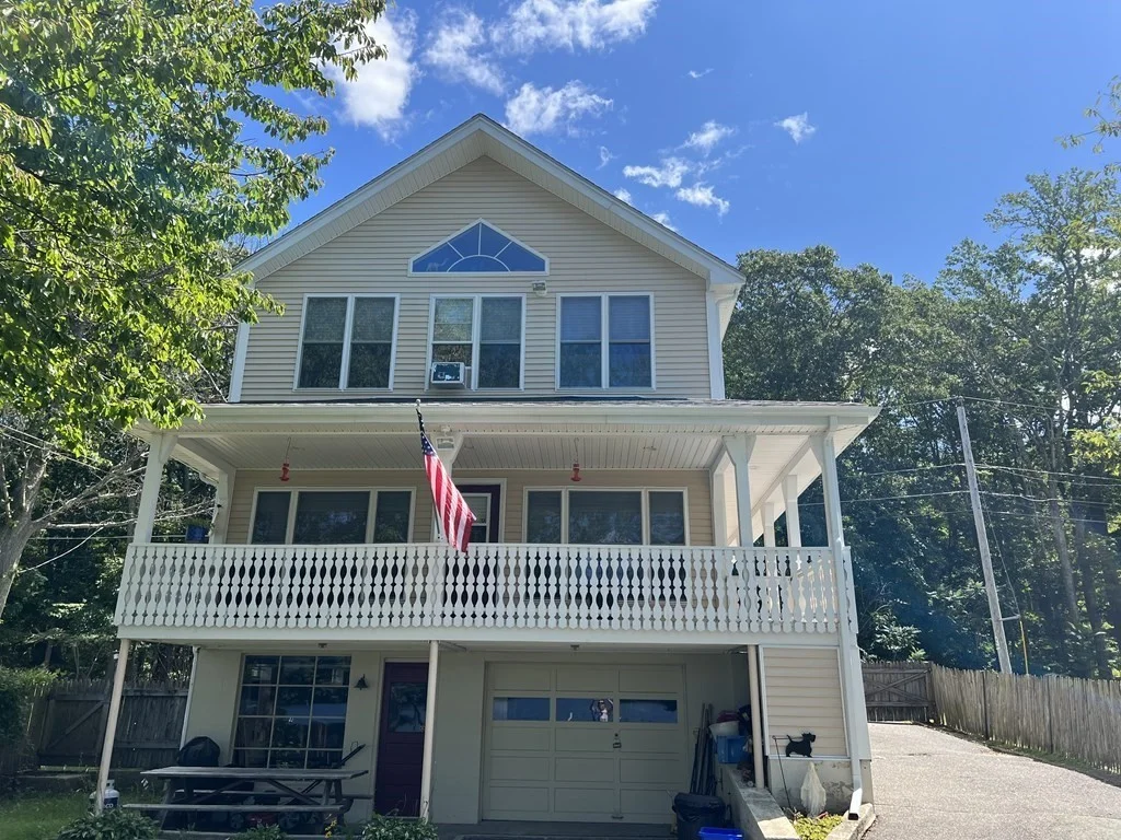 3 bed, 2 bath apartment for rent at 121 Shore Rd, Douglas — photo 2 of 19