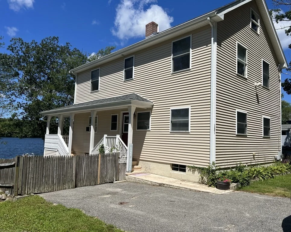 3 bed, 2 bath apartment for rent at 121 Shore Rd, Douglas