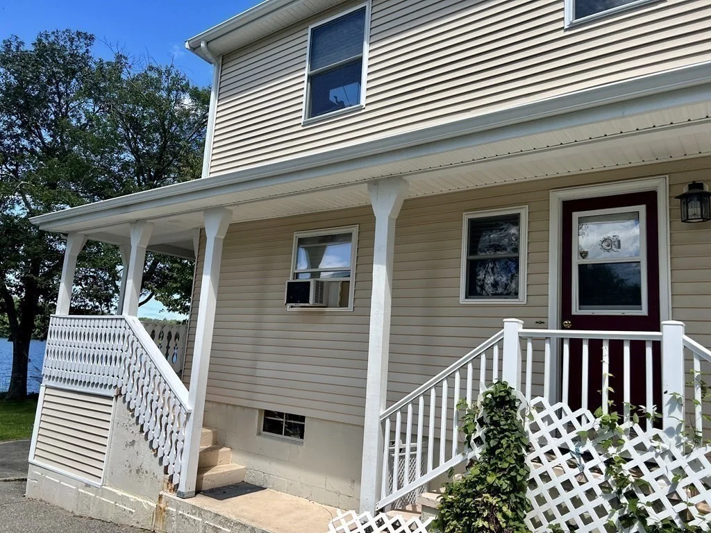 3 bed, 2 bath apartment for rent at 121 Shore Rd, Douglas — photo 4 of 19