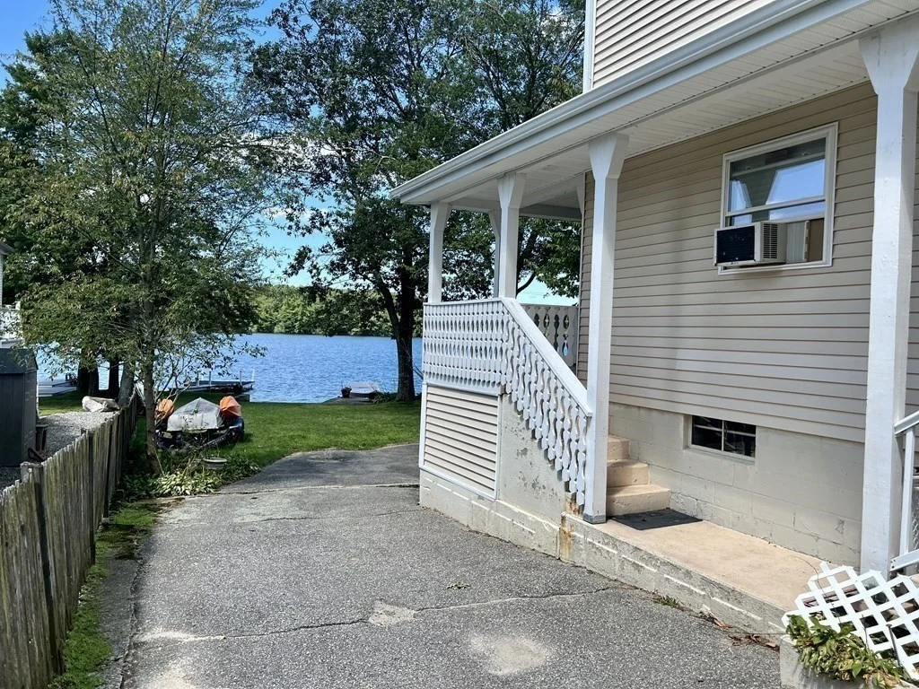3 bed, 2 bath apartment for rent at 121 Shore Rd Unit 0, Douglas — photo 3 of 19