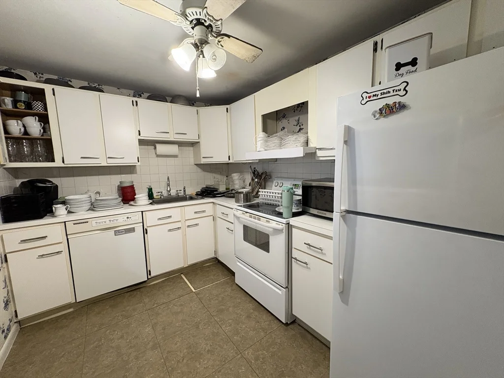 2 bed, 1 bath apartment for rent at 121 Tremont St Unit 215, Brighton — photo 6 of 22