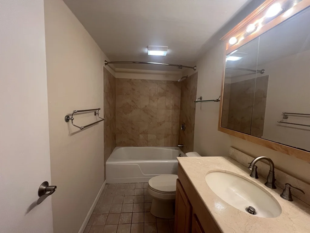 2 bed, 1 bath apartment for rent at 121 Tremont St Unit 317, Brighton — photo 7 of 12