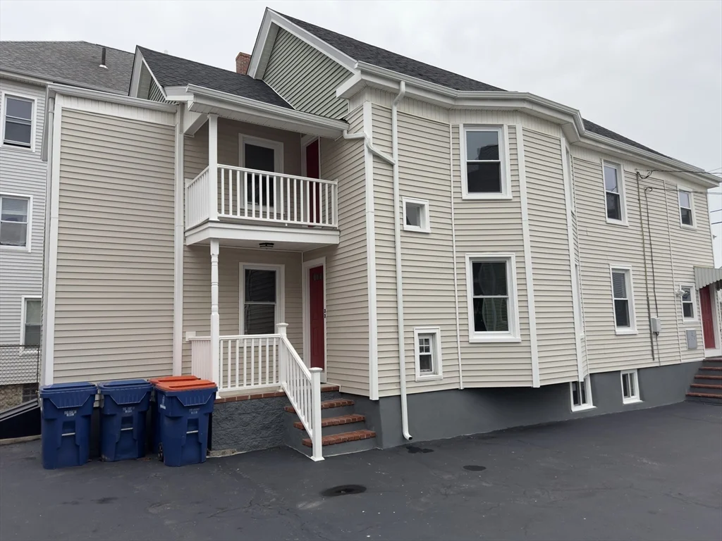 3 bed, 1 bath apartment for rent at 121 Whitman St Unit 1, New Bedford — photo 10 of 11