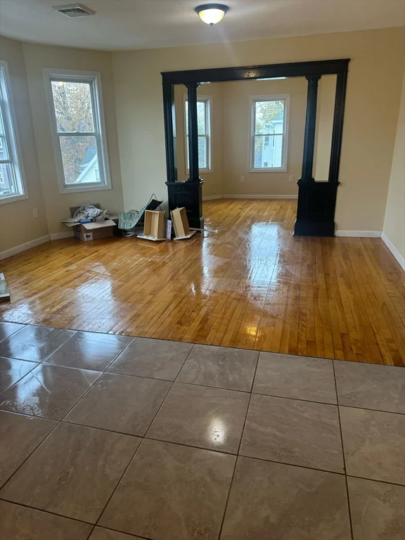 3 bed, 1 bath apartment for rent at 121 Winfield St Unit 3, Worcester — photo 6 of 7