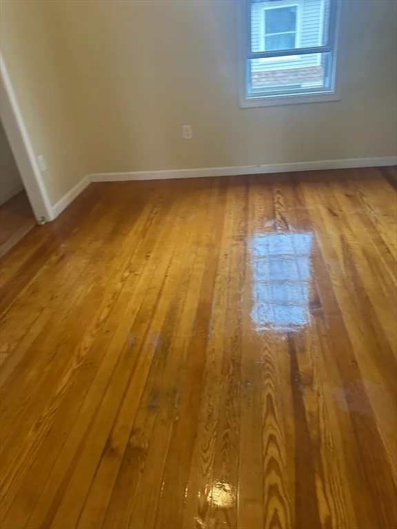 3 bed, 1 bath apartment for rent at 121 Winfield St Unit 3, Worcester — photo 4 of 7