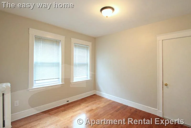 3 bed, 1 bath apartment for rent at 121 Yale St, Ball Square — photo 8 of 17