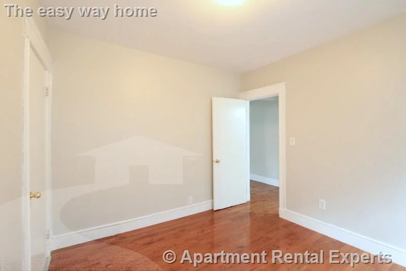 3 bed, 1 bath apartment for rent at 121 Yale St, Ball Square — photo 9 of 17