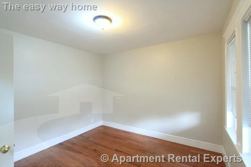 3 bed, 1 bath apartment for rent at 121 Yale St, Ball Square — photo 14 of 17