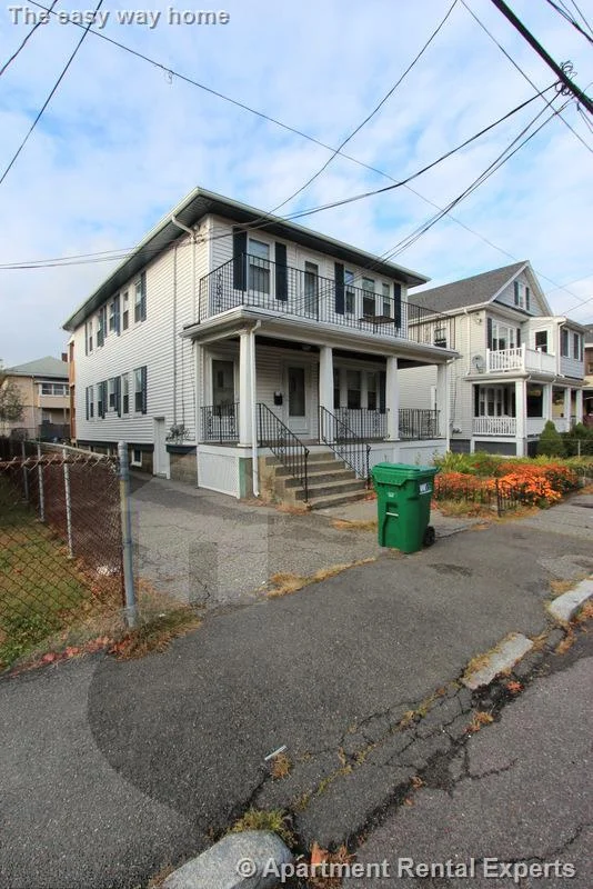 3 bed, 1 bath apartment for rent at 121 Yale St, Ball Square — photo 15 of 17