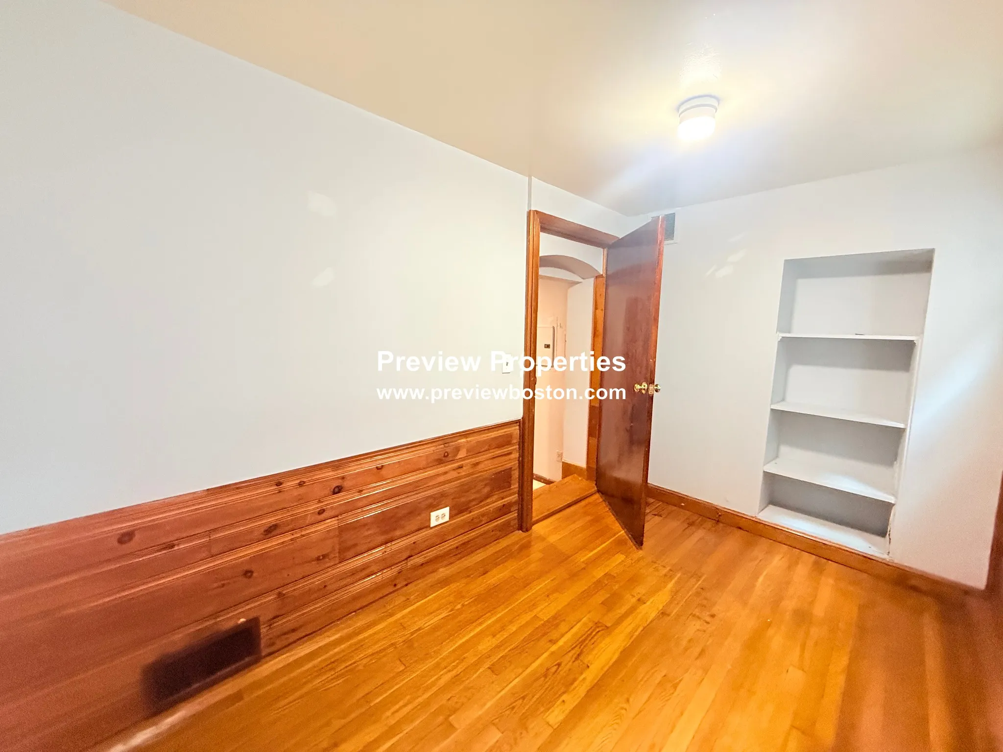 2.5 bed, 1 bath apartment for rent at 1211 Commonwealth Ave Unit 2, Brighton — photo 4 of 14