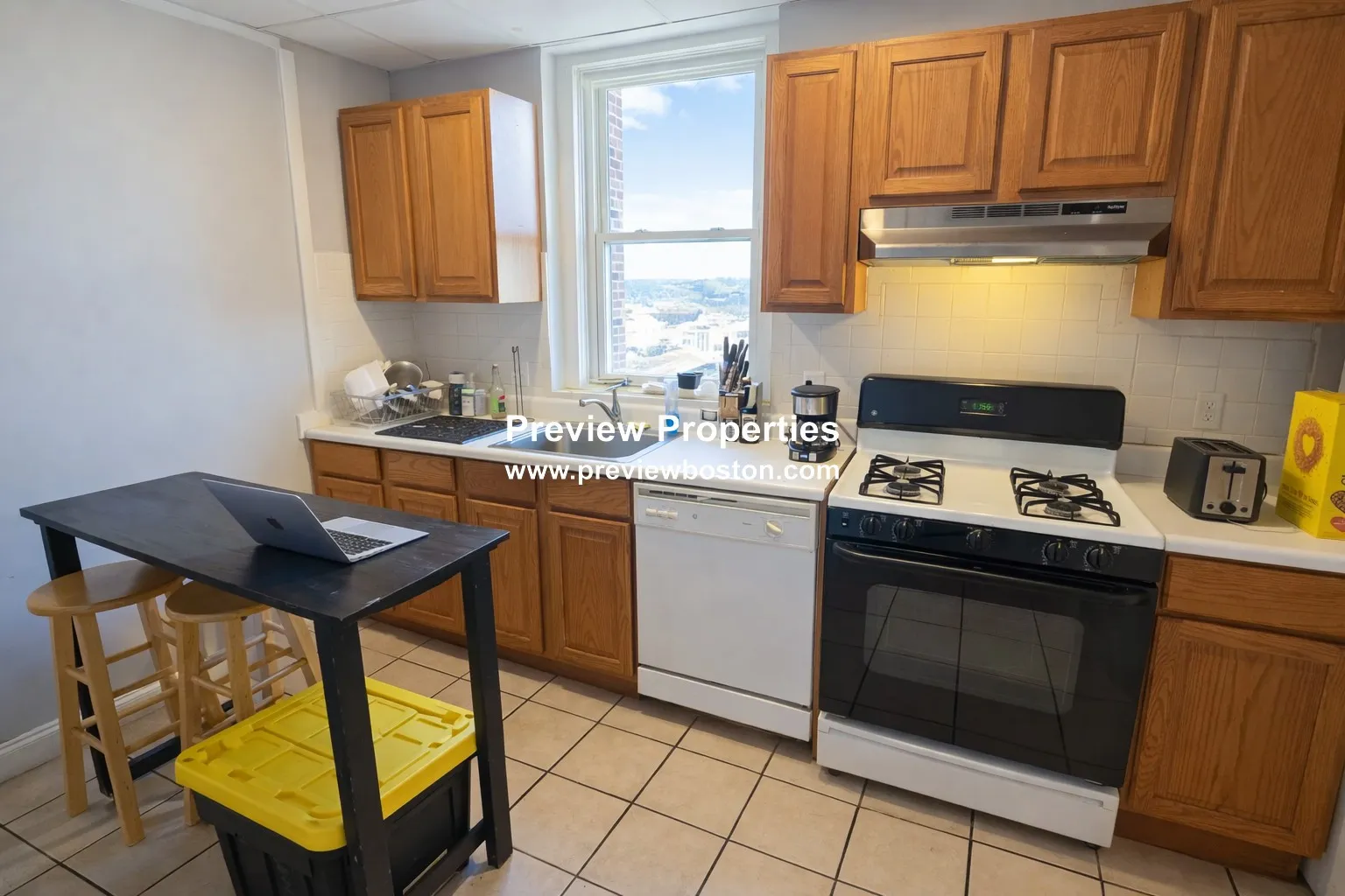 3 bed, 1 bath apartment for rent at 1211 Commonwealth Ave Unit 4F, Brighton