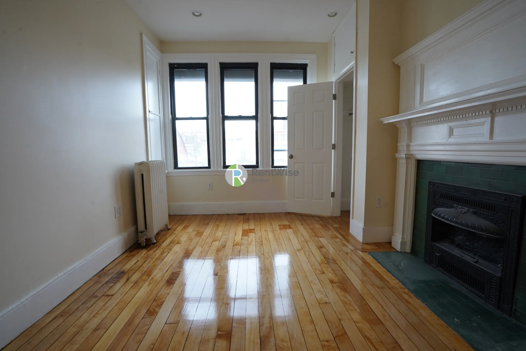 2 bed, 2 bath apartment for rent at 1212 Commonwealth Ave Unit 1, Brighton — photo 5 of 18