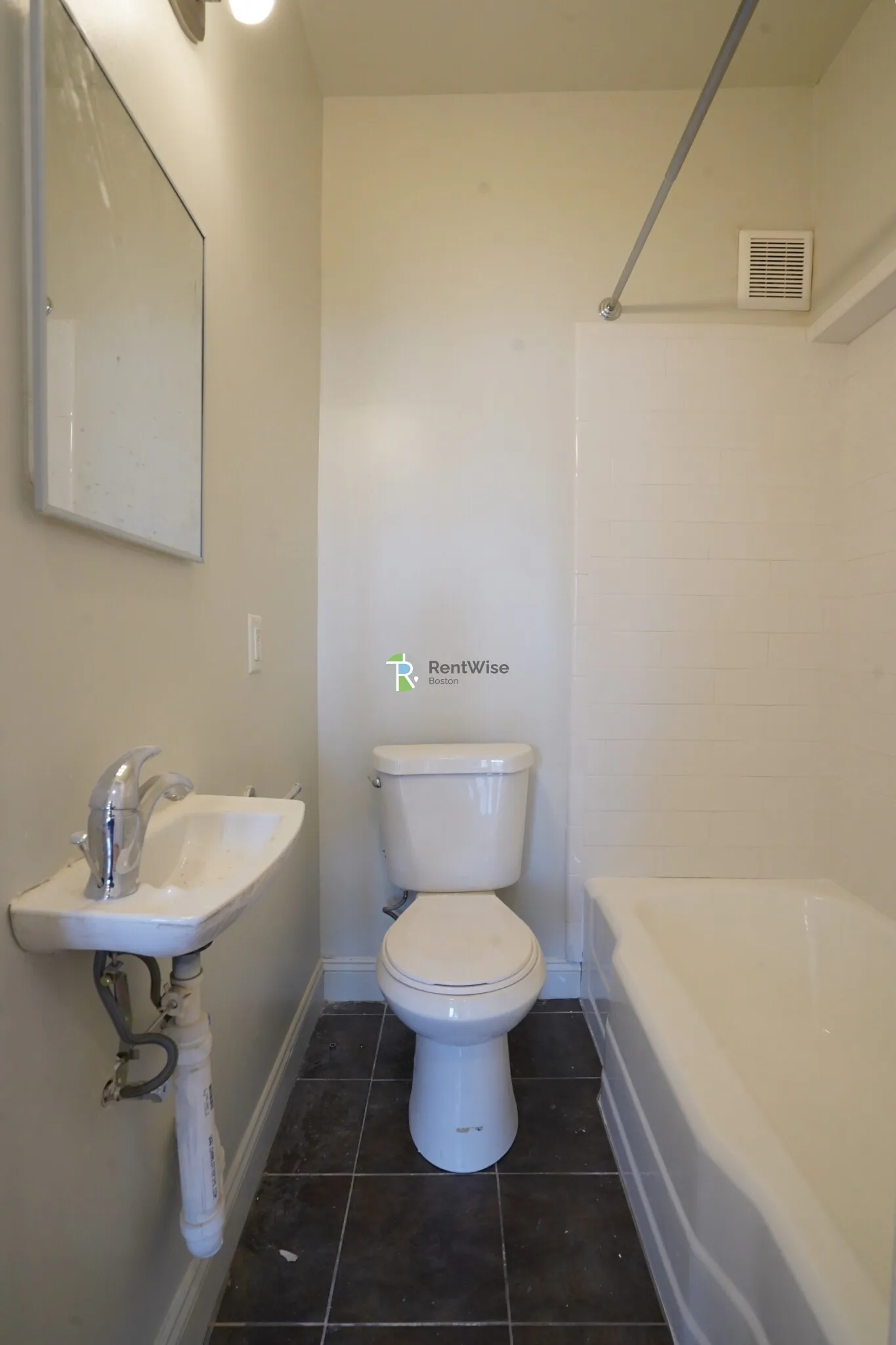 2 bed, 2 bath apartment for rent at 1212 Commonwealth Ave Unit 1, Brighton — photo 7 of 18