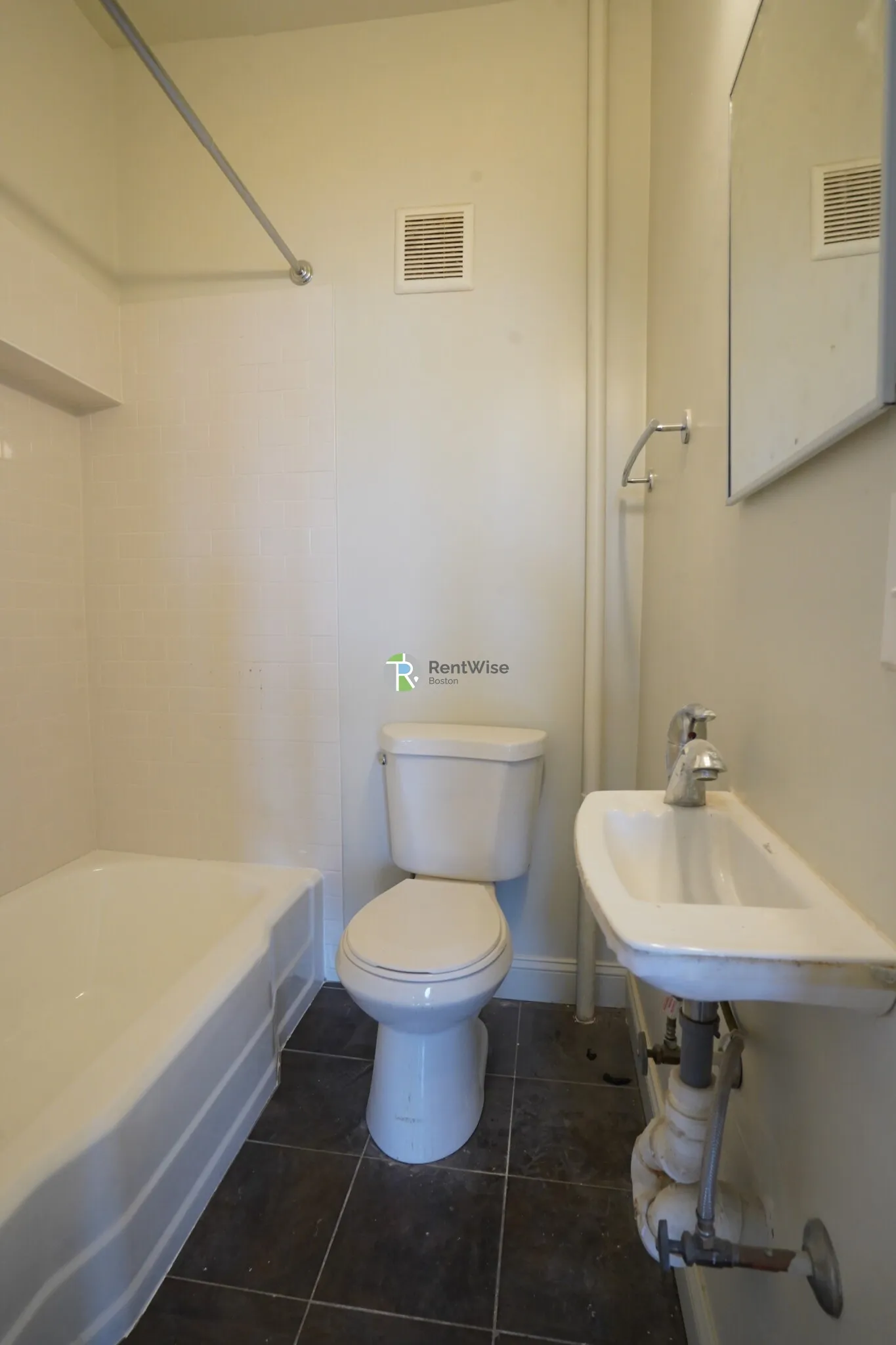 2 bed, 2 bath apartment for rent at 1212 Commonwealth Ave Unit 1, Brighton — photo 10 of 18